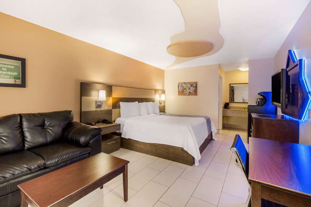 Oyo Hotel Shenandoah Woodlands Mall Room photo